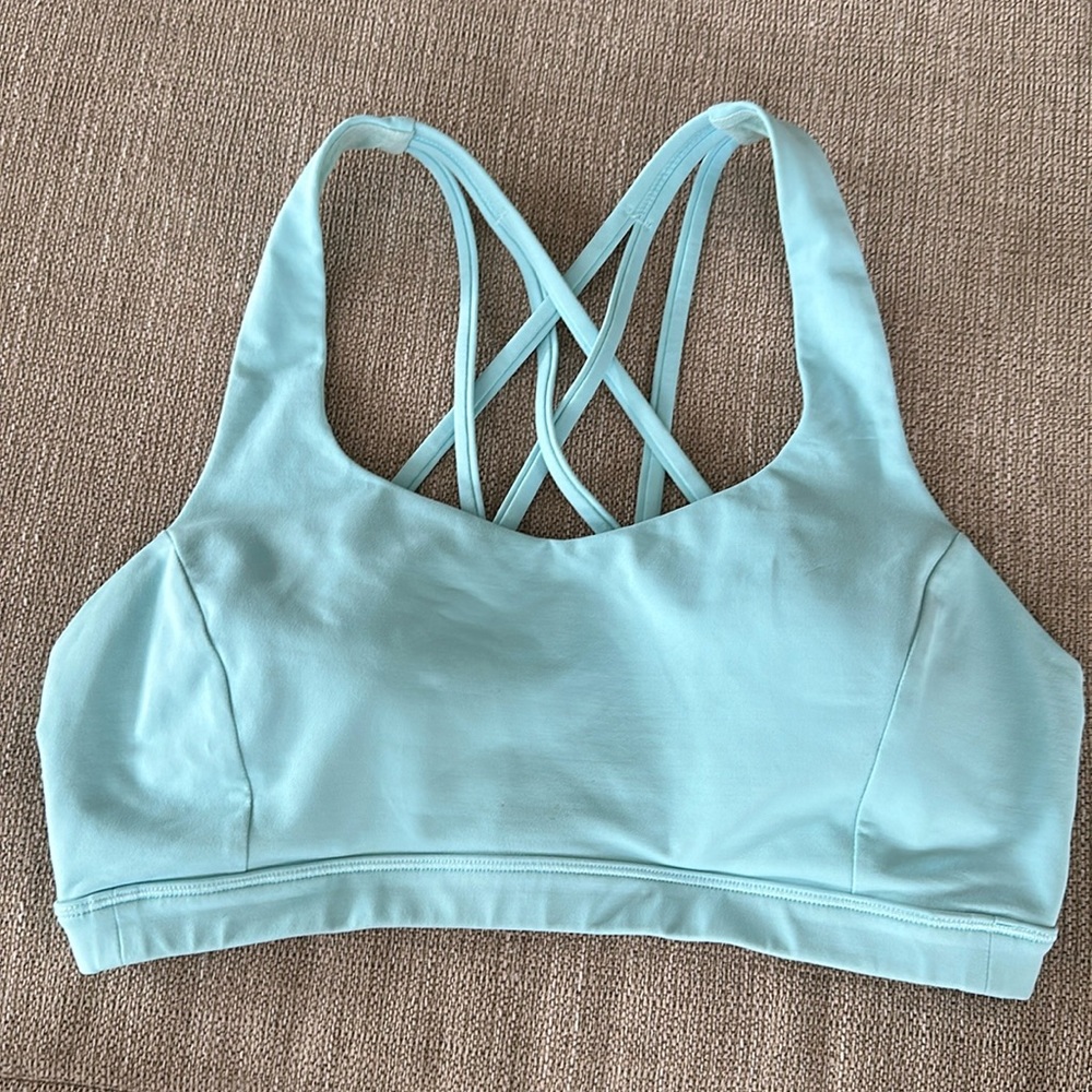 Lululemon Free to Be Serene Bra
